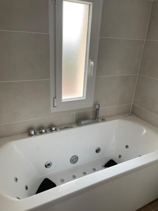 La Parenthese Balneo T2 Cosy De 40M² Avec Terrasse Leilighet Ternay  Eksteriør bilde
